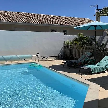 Charmante Avec Terrasse Pres De La - Fr-1-831-11 Villa *