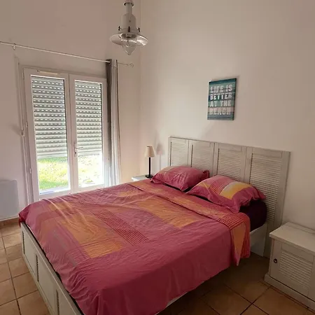 Charmante Avec Terrasse Pres De La - Fr-1-831-11 Villa *