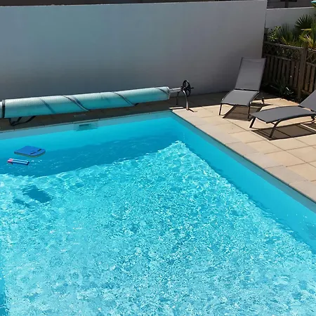 Charmante Avec Terrasse Pres De La - Fr-1-831-11