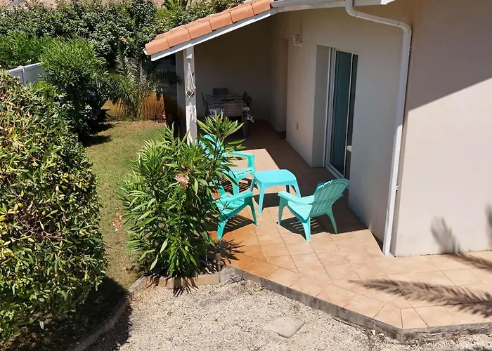 Villa Ensoleillee Avec Terrasse Pres De La - Fr-1-831-11